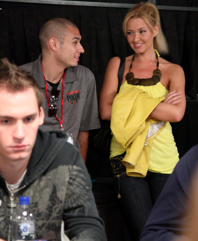 Justin Bonomo and Girl on the Rail at 2009 WSOP Justin Bonomo (left foreground) is one of the young pros looking capture the $50,000 World Championship H.O.R.S.E. title.